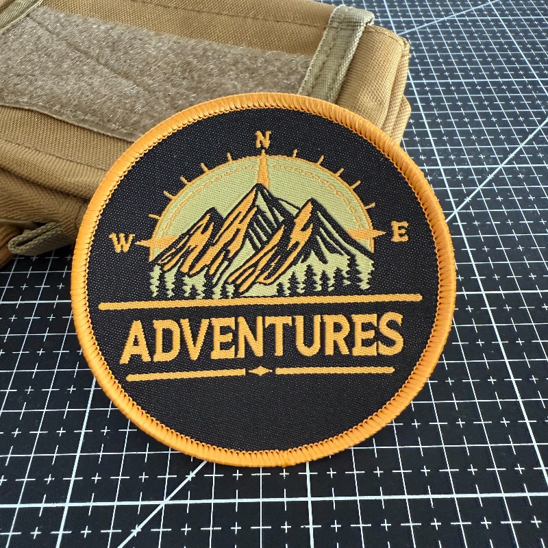 Adventures Mountain Compass Em - Outdoor Adventure With No Backpack recension och pris